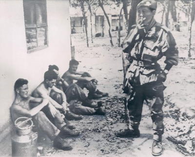 Irish_captives_in_Katanga_1961.jpg